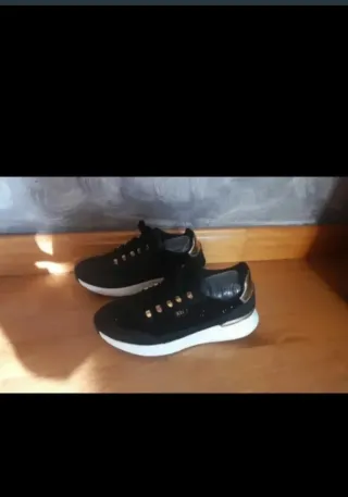 Deportivas Xti Negro/Dorado Talla 38