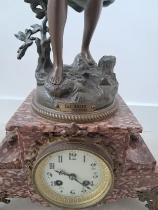 Reloj de mesa antiguo