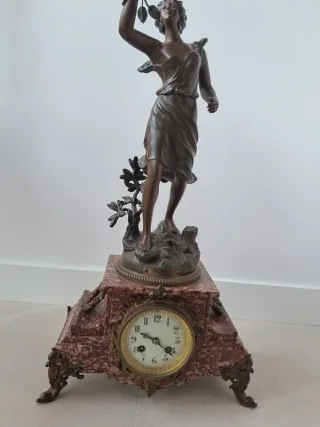 Reloj de mesa antiguo