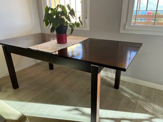 Mesa comedor extensible madera wengue y 4 sillas