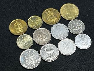 Lote 12 monedas exóticas