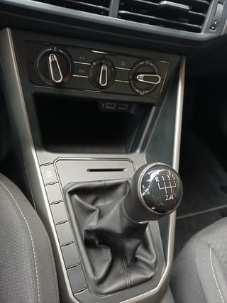 VOLKSWAGEN Polo TSI Advance