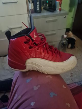 Zapatillas Jordan Rojas y Blancas