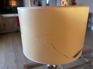 Lámpara de mesa moderna