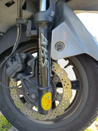 Kymco Superdink Maxi Scooter