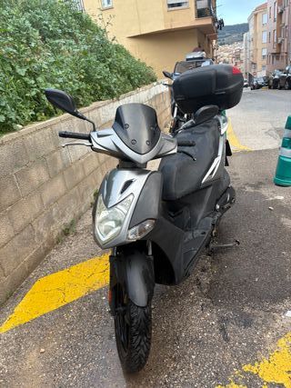 Kymco Agility Scooter Negra/Gris