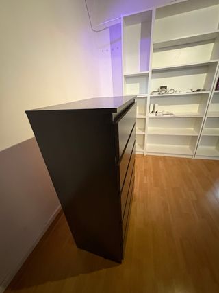 Cómoda alta 5 cajones madera oscura