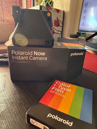 Cámara Polaroid Now + Película i-Type