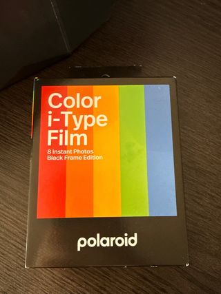 Cámara Polaroid Now + Película i-Type