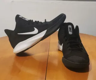 Zapatilla Nike Baloncesto Talla 42