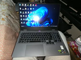 Portátil Gaming Lenovo LOQ 15 Negro/Gris