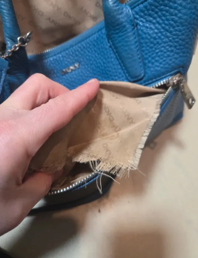 Bolso azul piel DKNY