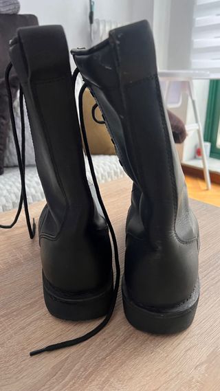 Botas militares negras nuevas