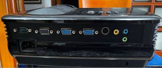 Proyector BenQ MP515 con caja, manuales y cables