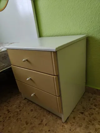Cabecero y Mesita