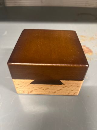 Caja de madera decorativa