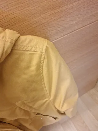 Chaqueta acolchada amarilla