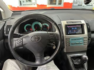 Toyota Corolla Verso 2.2 D  136 CV