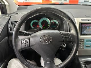 Toyota Corolla Verso 2.2 D  136 CV