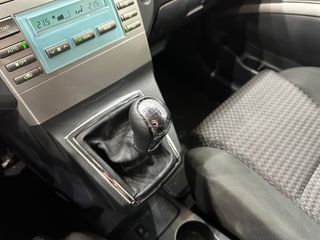 Toyota Corolla Verso 2.2 D  136 CV