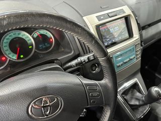 Toyota Corolla Verso 2.2 D  136 CV