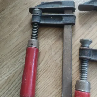 2 Sargentos Carpintería Madera