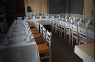 Barricas bares. Sillas, mesas, taburetes madera