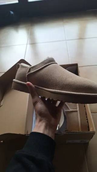 Stivali UGG beige taglia 40