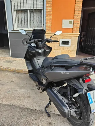 Moto Eléctrica Nerva Exe Negra/Gris