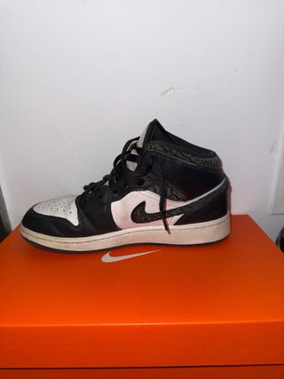 Nike Air Jordan 1 Mid