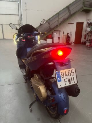 Gilera Nexus 125 Maxi Scooter Azul/Dorado