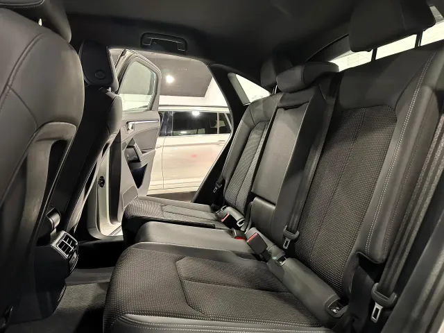 Audi Q3 Sportback Black Line 35TDi 150cv 2021