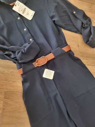 Mono largo azul con cinturón marrón