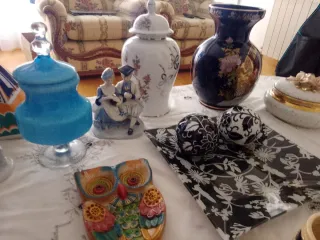 Figuras de porcelana pareja azul y blanco