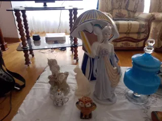 Figuras de porcelana pareja azul y blanco