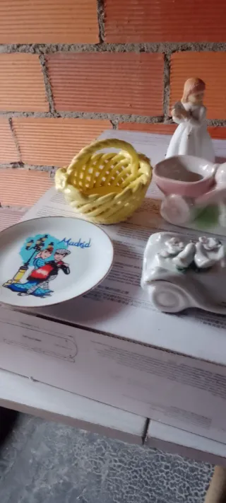 Figuras de porcelana pareja azul y blanco