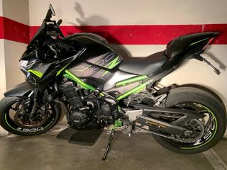 Kawasaki Z900 Negra/Verde