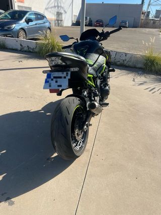 Kawasaki Z900 Negra/Verde