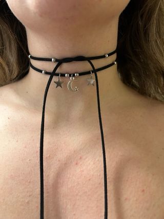 Choker fatto a mano con cordino in alcantara