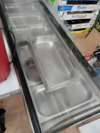 Vitrina 8 Bandejas + 4 de Regalo