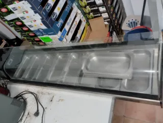 Vitrina 8 Bandejas + 4 de Regalo