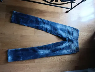 Pantalón vaquero azul desgastado, Bershka talla 38
