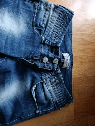 Pantalón vaquero azul desgastado, Bershka talla 38