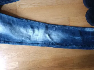 Pantalón vaquero azul desgastado, Bershka talla 38