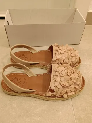 2 Pares Sandalias POPA Beige Talla 40