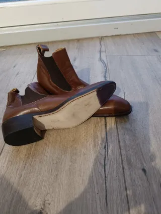 Botas de piel hechas a mano