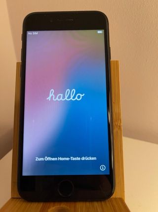 iPhone SE 128GB Space Gray