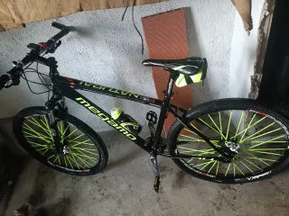 Bicicleta Megamo Negra y Amarilla