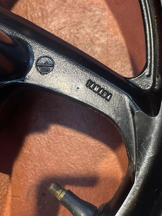 Llanta Delantera Yamaha TMAX500 2006