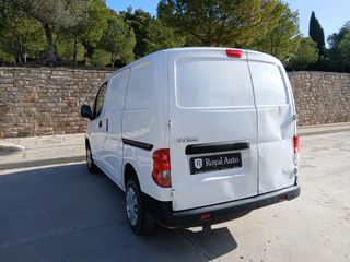 Nissan NV200 2015